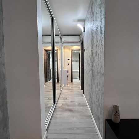 White&Silver Luxury Suite 3 Camere Craiova Exterior foto