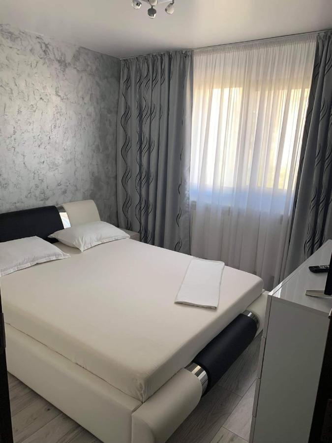 White&Silver Luxury Suite 3 Camere Craiova Exterior foto