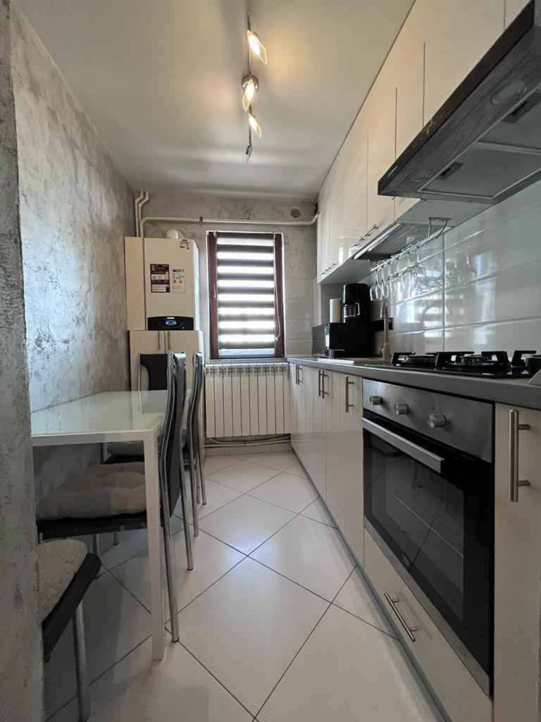White&Silver Luxury Suite 3 Camere Craiova Exterior foto